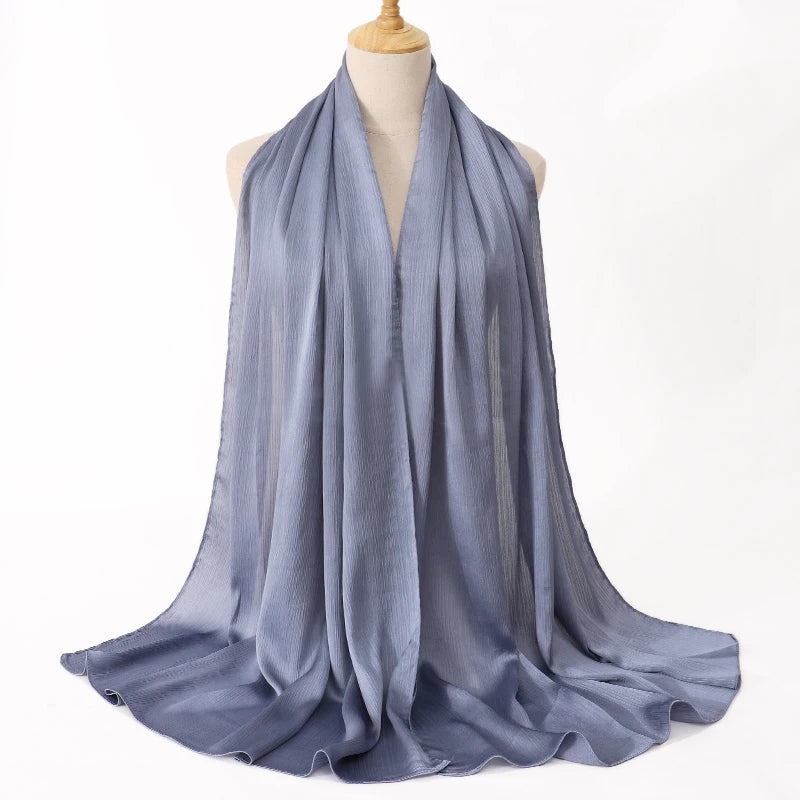 Medine Silk Crinkled Satin Hijab – Elegant & Lyxig Sjalscarf ✨
