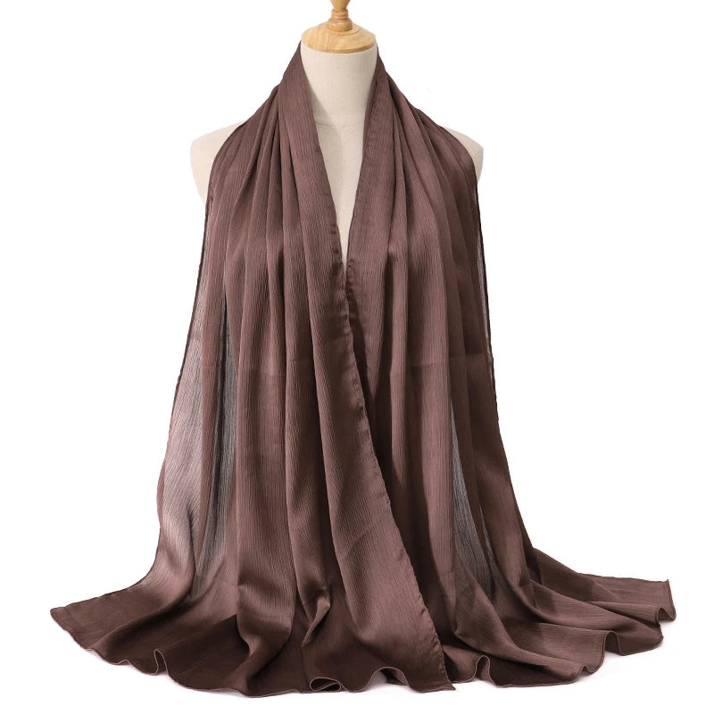 Medine Silk Crinkled Satin Hijab – Elegant & Lyxig Sjalscarf ✨