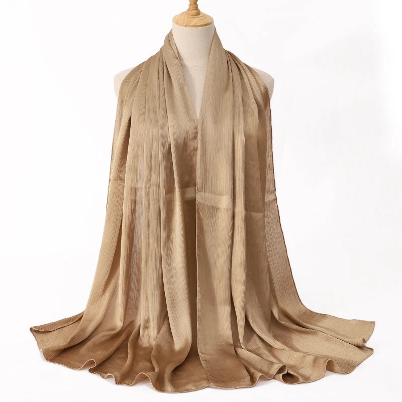 Medine Silk Crinkled Satin Hijab – Elegant & Lyxig Sjalscarf ✨