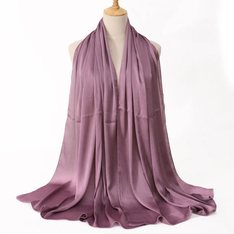 Medine Silk Crinkled Satin Hijab – Elegant & Lyxig Sjalscarf ✨