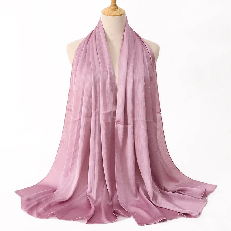 Medine Silk Crinkled Satin Hijab – Elegant & Lyxig Sjalscarf ✨