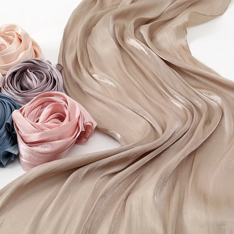 Premium Shimmer Silk Hijab – Lyxig Medine Silk Sjalscarf ✨