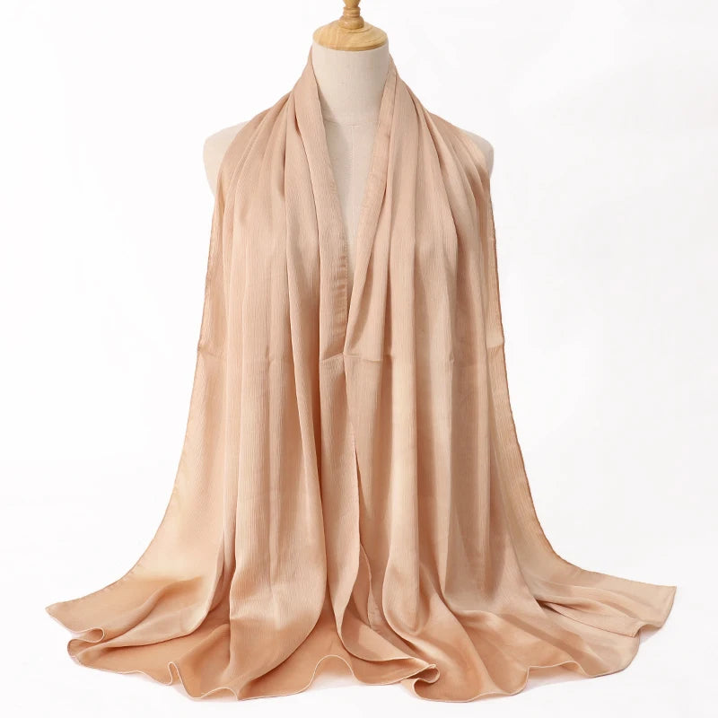 Medine Silk Crinkled Satin Hijab – Elegant & Lyxig Sjalscarf ✨