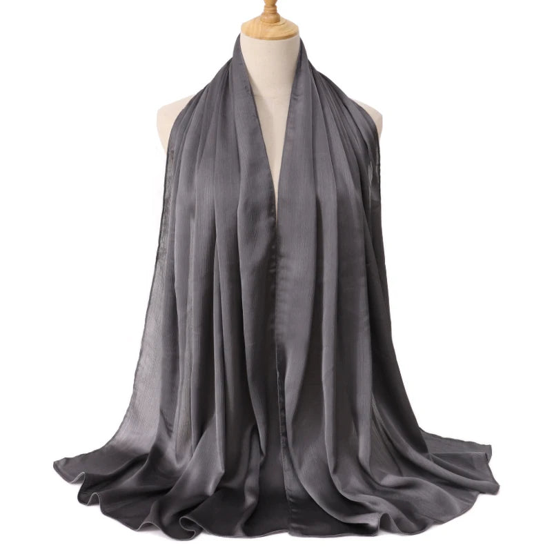 Medine Silk Crinkled Satin Hijab – Elegant & Lyxig Sjalscarf ✨