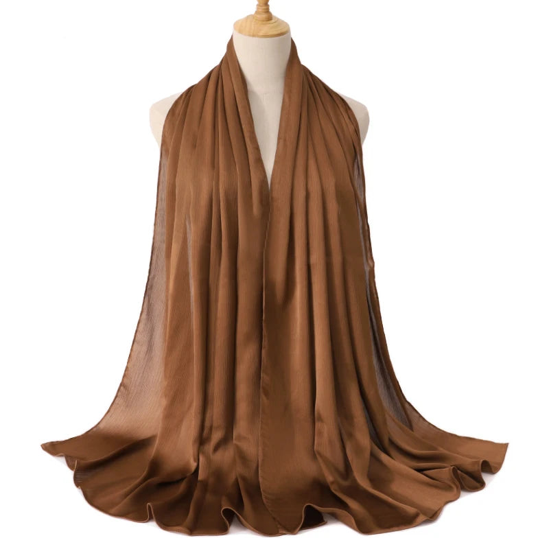 Medine Silk Crinkled Satin Hijab – Elegant & Lyxig Sjalscarf ✨